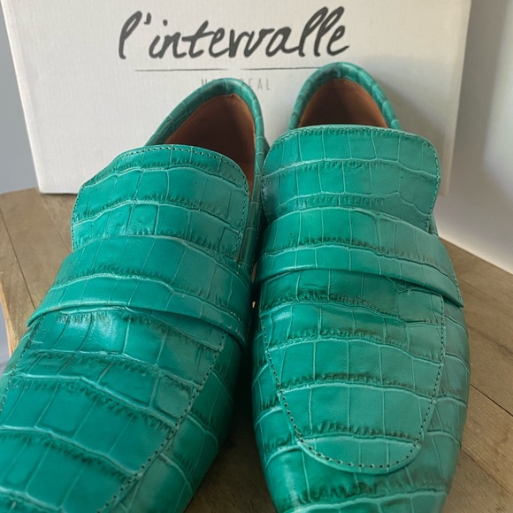 Beautiful loafers perfect for work! - Picture 4 of 6